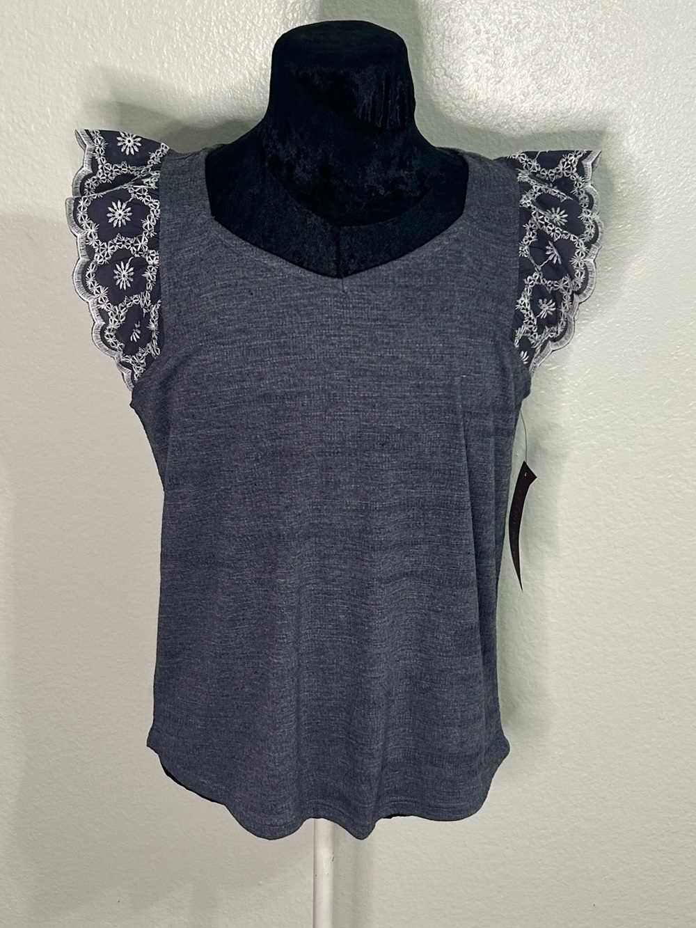 Love Scarlett Flutter Sleeve Top NWT Size Medium